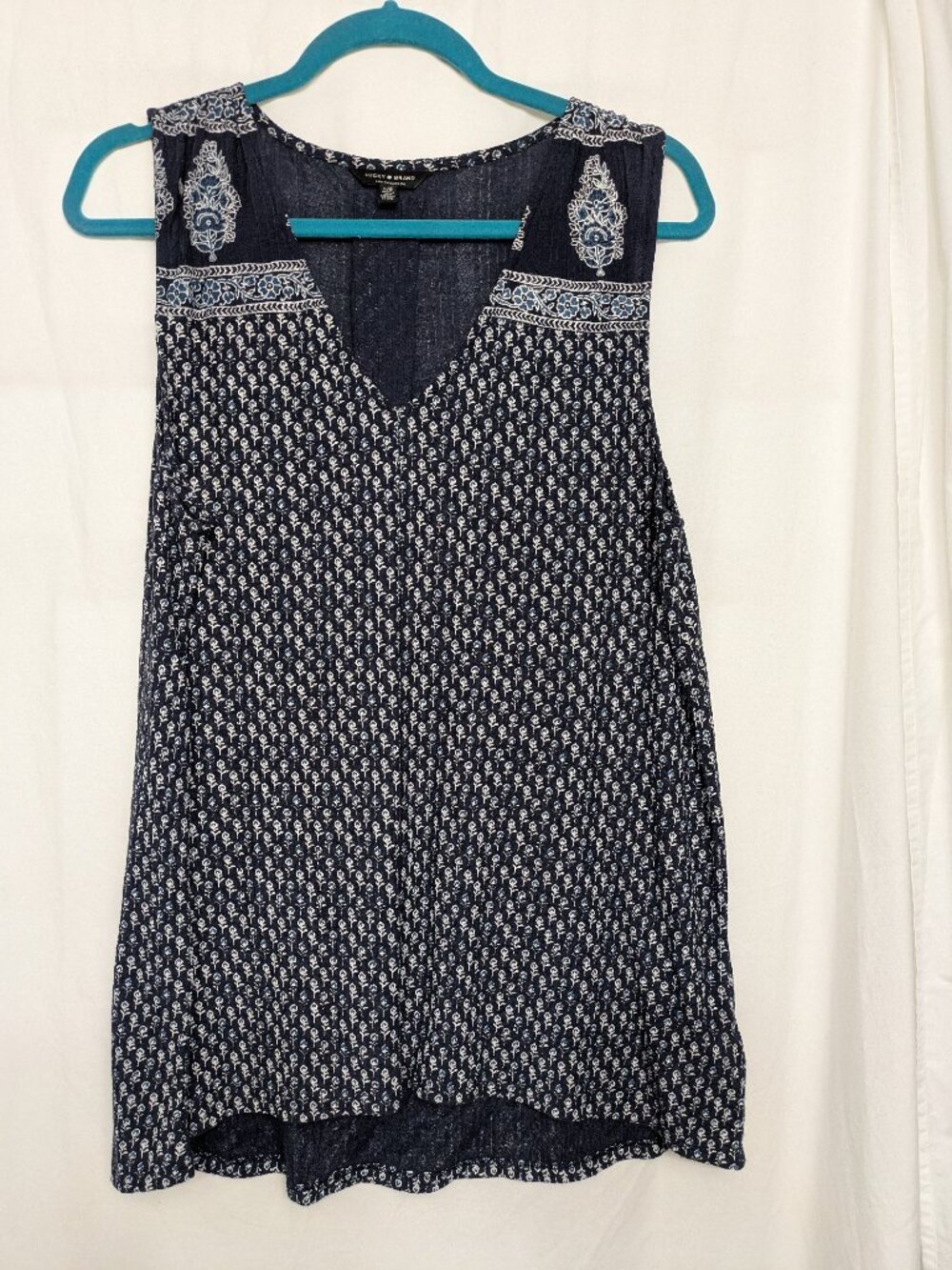 Lucky Brand Blue Boho Sleeveless Tank Top Large Lightweight Embroidered Blouse